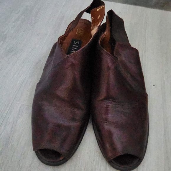 Vintage European 90's Brown Leather Simard Sling Back Open Toed Heels - Picture 3 of 5